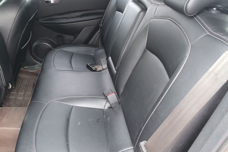 日产 逍客 2015款 2.0XL 酷火 CVT 2WD中控内饰21