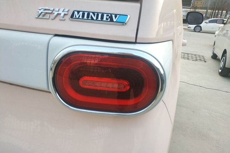 五菱汽车 宏光MINIEV 2024款 第三代 215km 进阶版车身外观9