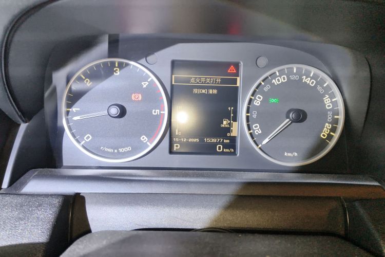 路虎 揽胜运动版 2013款 3.0 TDV6 柴油版中控内饰15