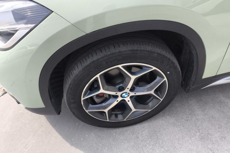 宝马X1 2016款 sDrive20Li 豪华型车身外观35