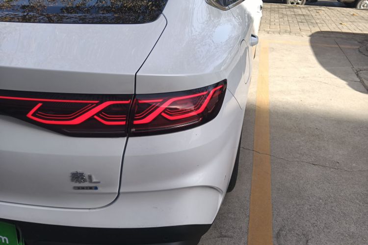 比亚迪 秦L 2025款 DM-i 智驾版 120KM领先型车身外观9