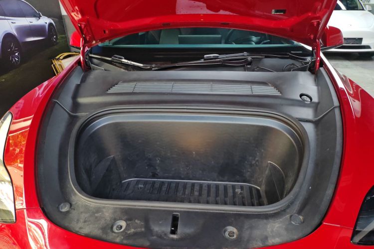 特斯拉 Model Y 2022款 后轮驱动版机舱底盘24