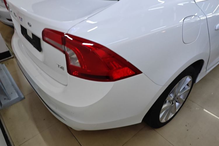 沃尔沃S60 2016款 S60L T4 智远版车身外观6004