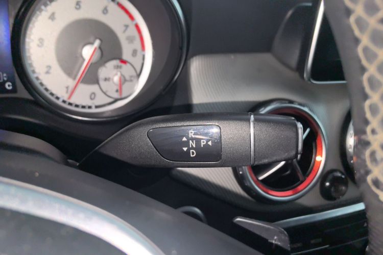 奔驰GLA 2016款 GLA 220 4MATIC 时尚型局部细节18