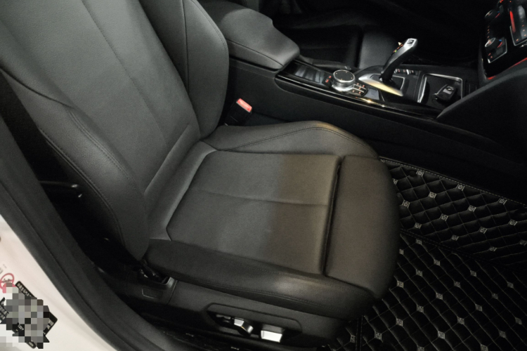 宝马3系 2019款 320Li 时尚型局部细节41