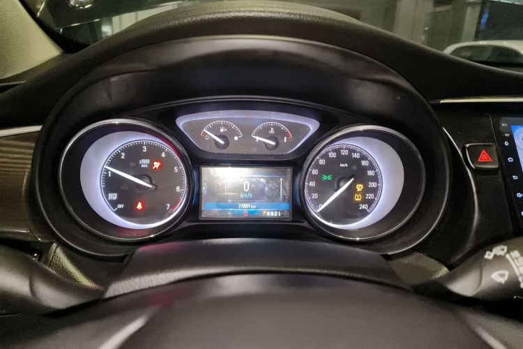 别克 昂科威 2018款 20T 两驱领先型中控内饰14