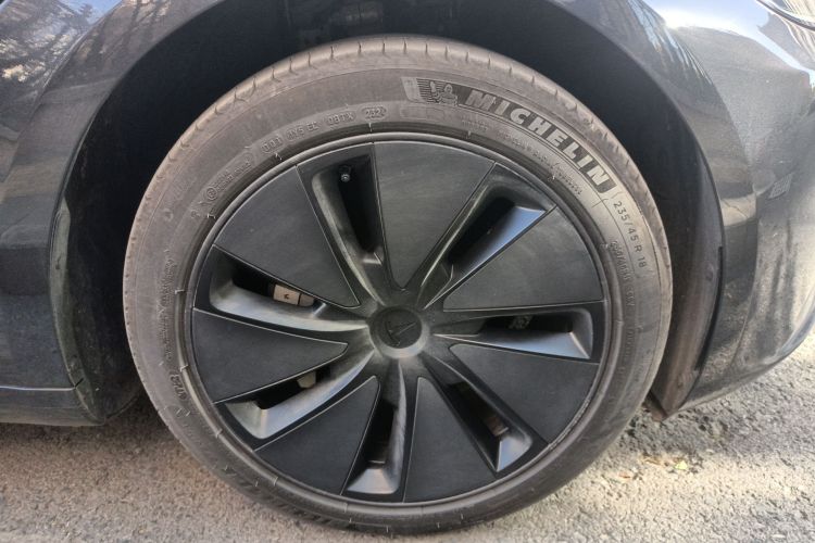 特斯拉 Model 3 2023款 后轮驱动版车身外观6007