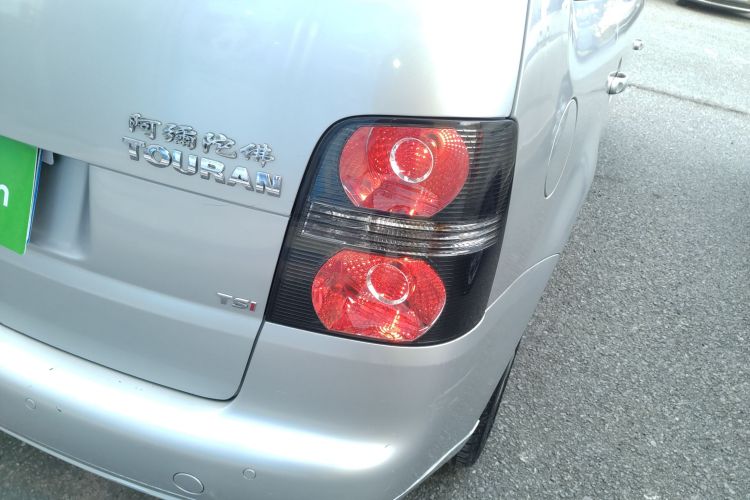 大众 途安 2013款 1.4T DSG舒适版5座车身外观9