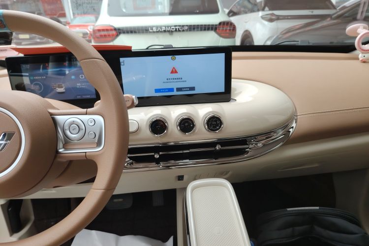 五菱汽车 五菱缤果 2025款 333km 灵犀互联款中控内饰16