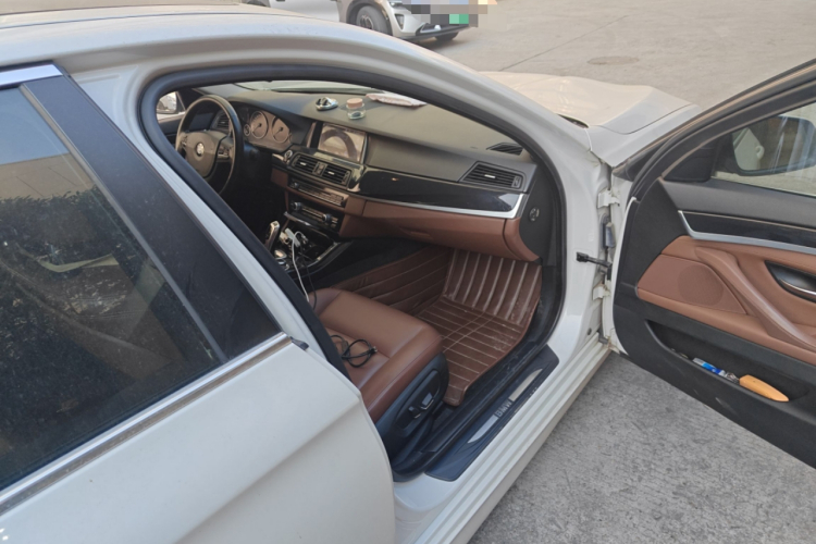 宝马5系(进口) 2014款 520i 典雅型局部细节9005