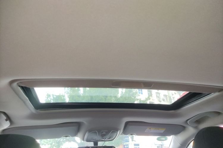 标致408 2016款 1.6T 自动豪华版中控内饰22