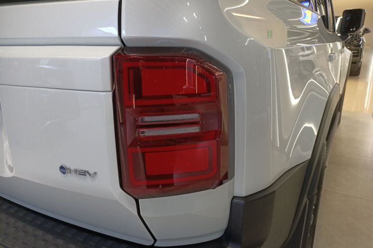 丰田 普拉多 2024款 2.4T 全能TX版 5座车身外观9