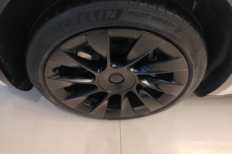 特斯拉 Model Y 2022款 改款 后轮驱动版车身外观6007