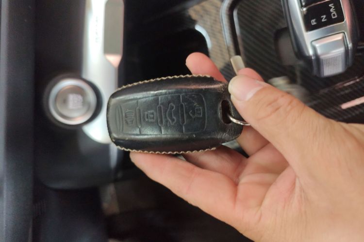 哈弗H6 2017款 红标 2.0T 自动两驱领尚型中控内饰7001