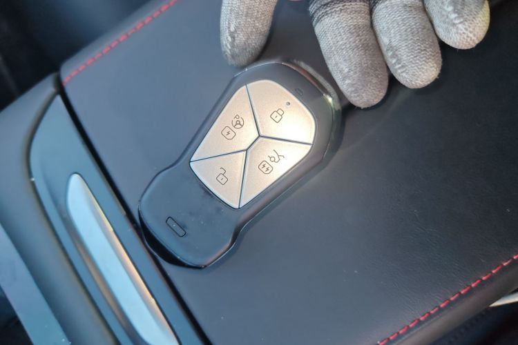 小鹏P7 2022款 480E中控内饰7001