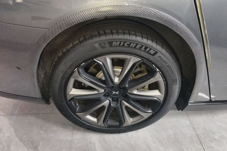 小鹏P7 2021款 480N车身外观6008