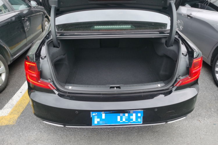 沃尔沃S90 2020款 改款 T5 智逸豪华版机舱底盘23