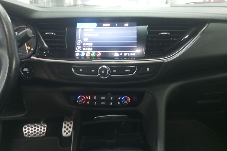 别克 君威 2021款 GS 28T 尊贵型中控内饰16