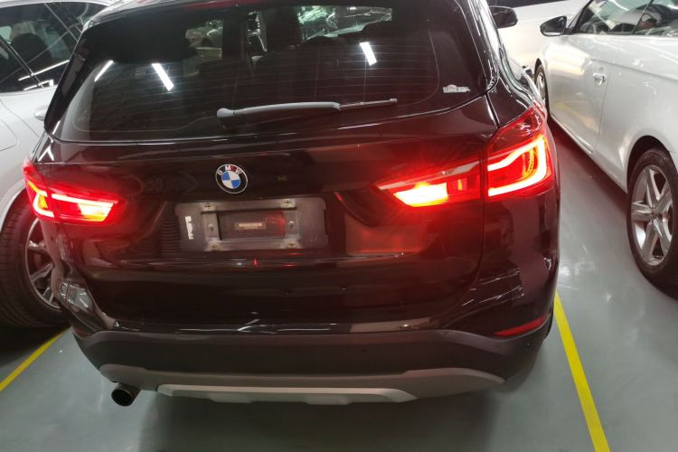 宝马X1 2018款 sDrive18Li 尊享型车身外观6