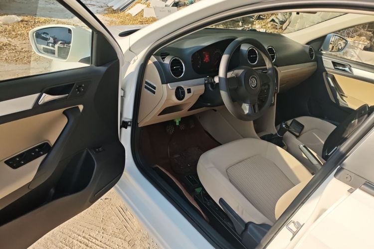 大众 捷达 2015款 质惠版 1.4L 手动舒适型中控内饰20