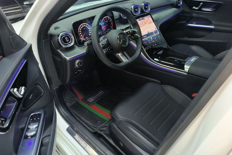 奔驰C级 2022款 C 260 L 运动版中控内饰20