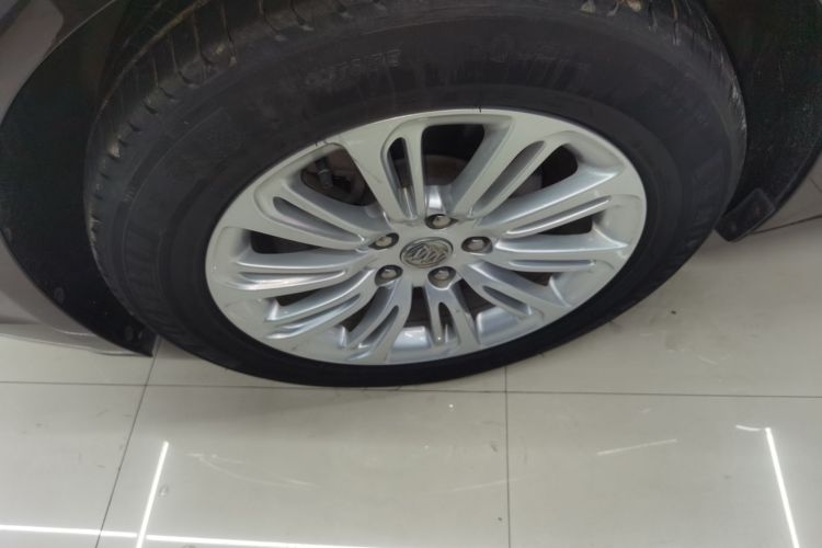 别克 君越 2016款 20T 精英型车身外观35