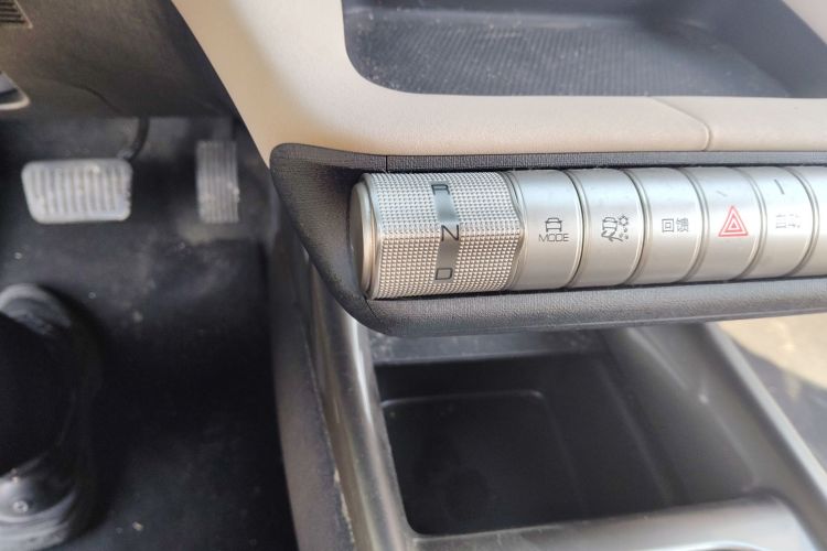 比亚迪 海豚 2023款 420km 时尚版中控内饰18