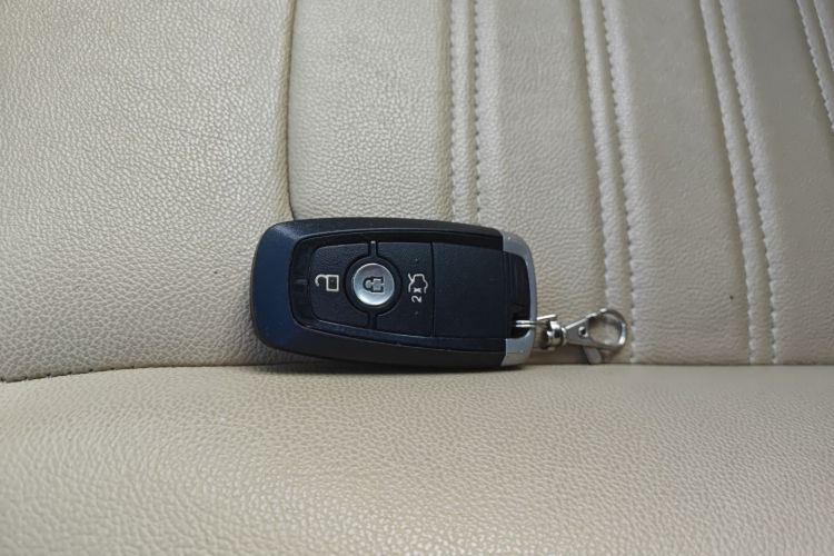 福特 锐界 2018款 EcoBoost 245 两驱精锐型 5座 国V中控内饰7001