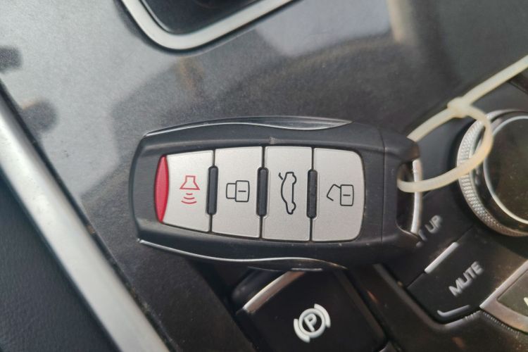 哈弗H6 2018款 蓝标 运动版 1.5T 自动两驱精英型中控内饰11