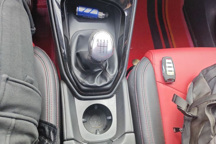 哈弗H2s 2017款 红标 1.5T 手动精英型中控内饰18