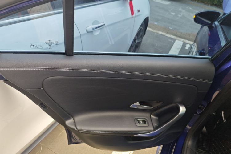 奔驰A级 2020款 改款 A 200 L 运动轿车时尚型中控内饰7008