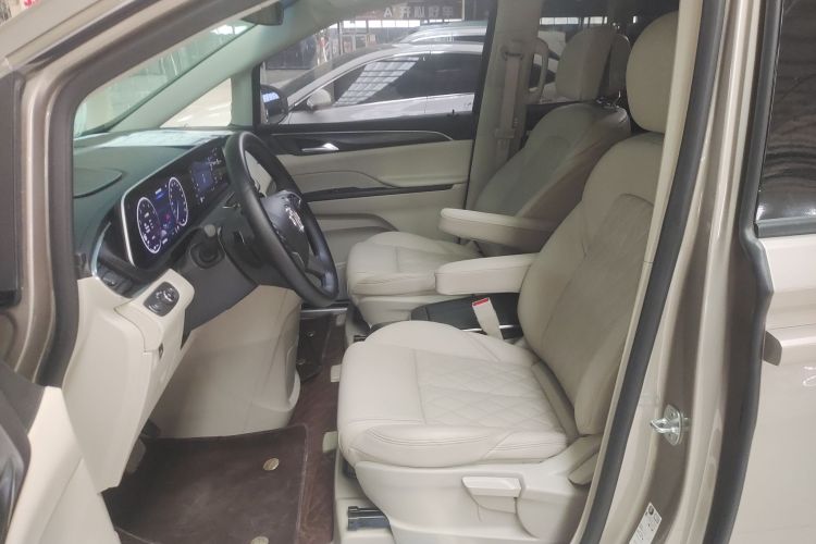 别克GL8 2023款 ES陆尊 舒适型中控内饰19