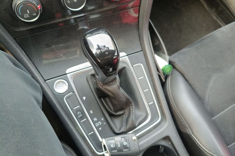 大众 高尔夫 2018款  230TSI 自动豪华型中控内饰18