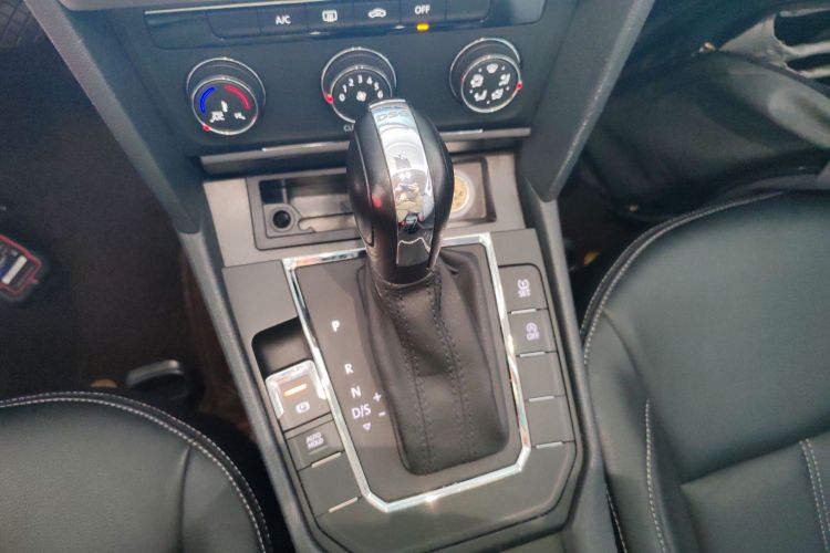 大众 凌渡 2019款 230TSI DSG风尚版 国VI中控内饰18