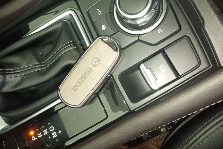 马自达3 昂克赛拉 2017款 三厢 2.0L 自动尊贵型 国V中控内饰11