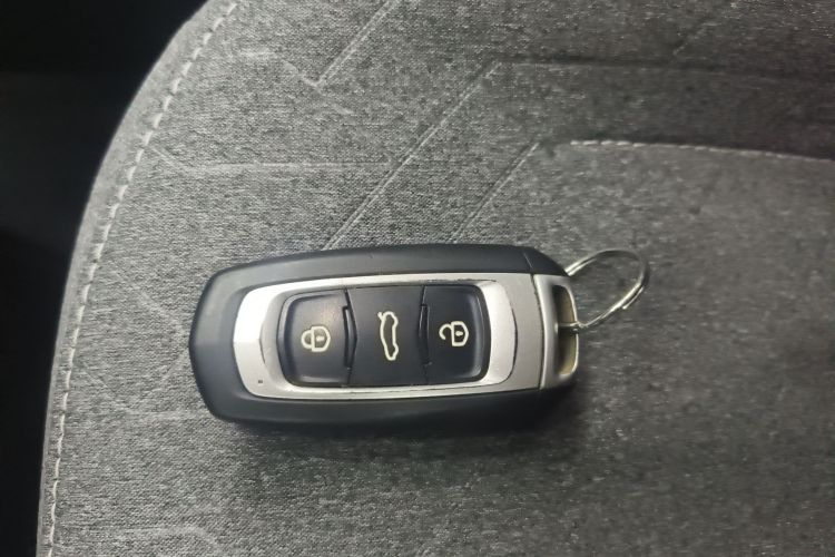 吉利银河 2023款 熊猫mini 200km 耐力熊中控内饰11