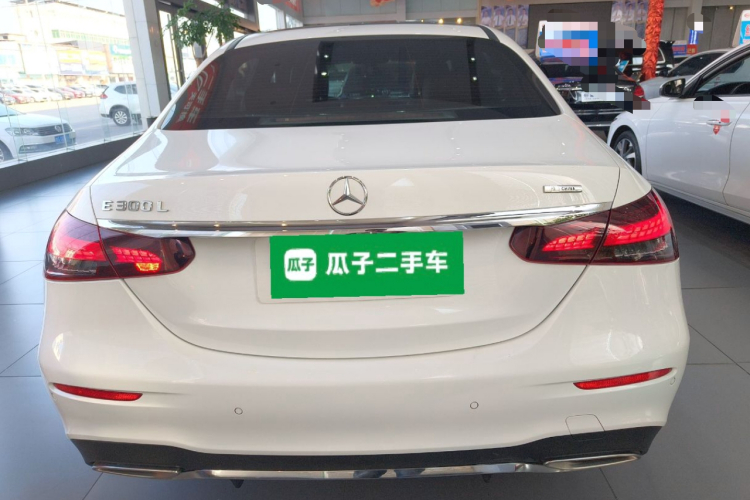 奔驰E级 2021款 E 260 L 运动型车身外观6