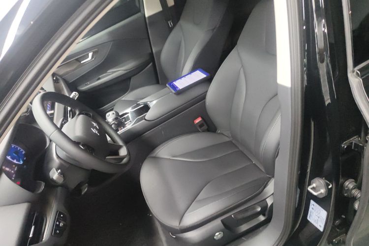 红旗E-QM5 2022款 431km 充电乐享版局部细节19