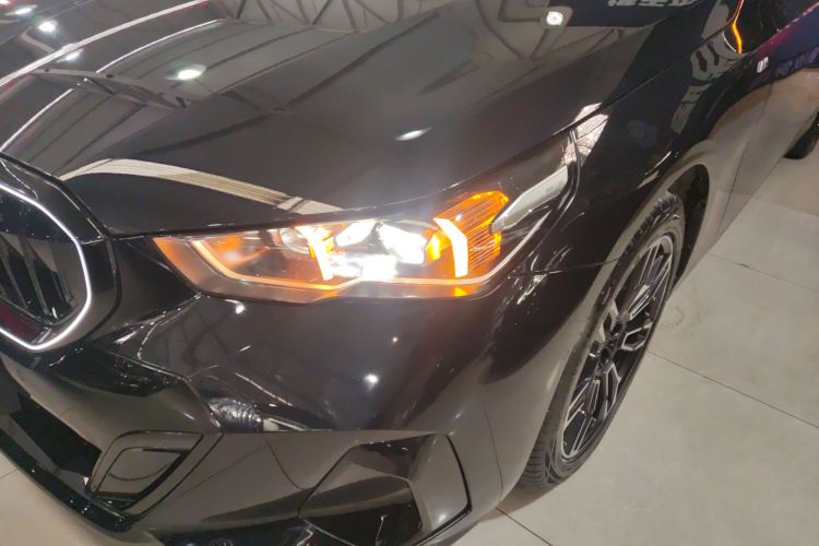 宝马5系 2025款 530Li 领先型 M运动套装局部细节36