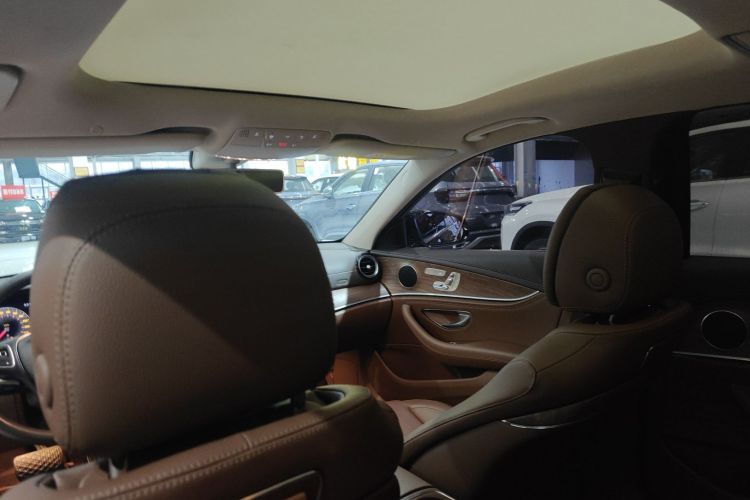 奔驰E级 2018款 改款 E 300 L 时尚型中控内饰22