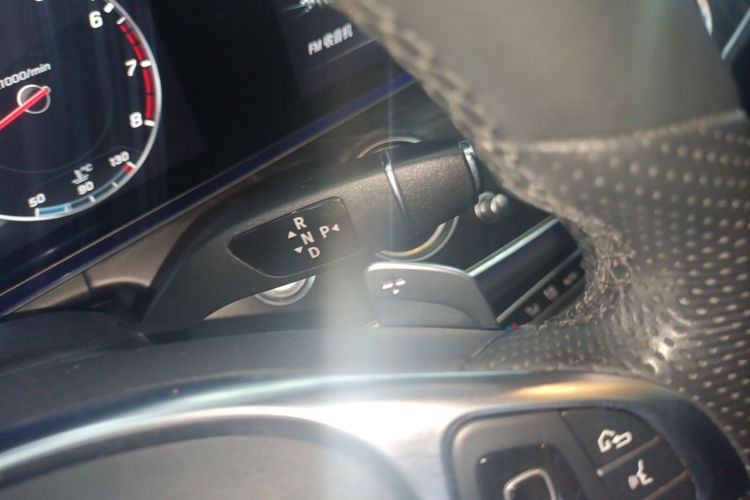 奔驰E级 2016款 E 200 L 运动型中控内饰18