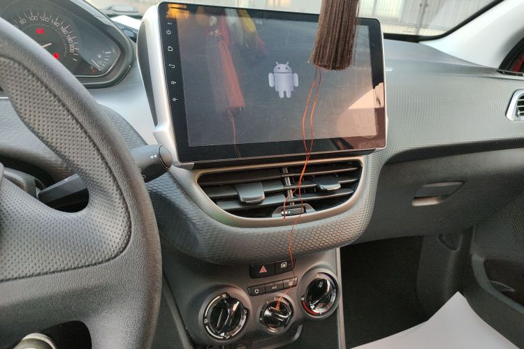 标致2008 2018款 1.6L 自动潮流版中控内饰16