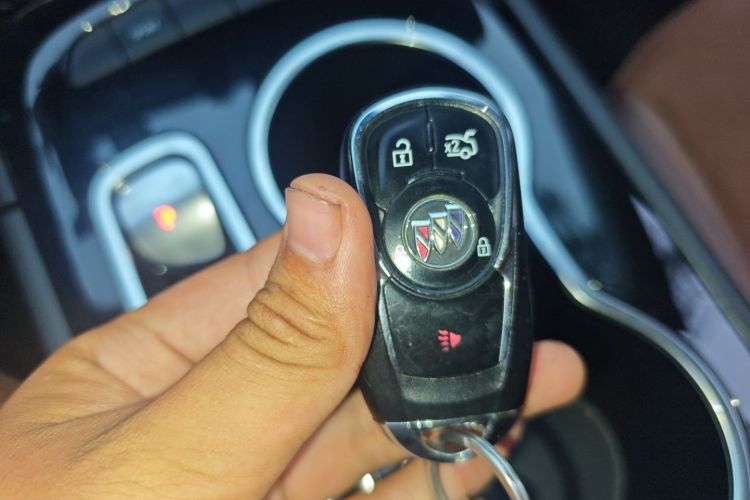 别克 君威 2023款 552T 智享型中控内饰7001