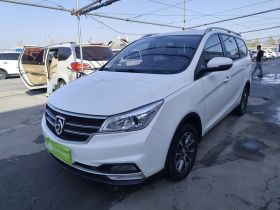 宝骏730 2021款 1.5T CVT时尚型 7座