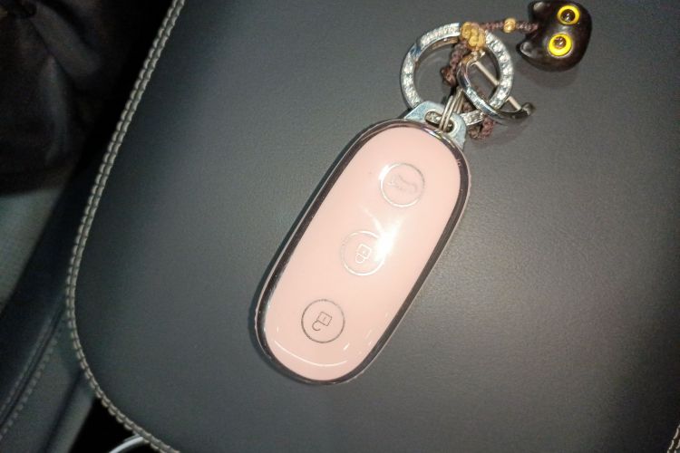 理想汽车 理想ONE 2021款 增程6座版中控内饰11