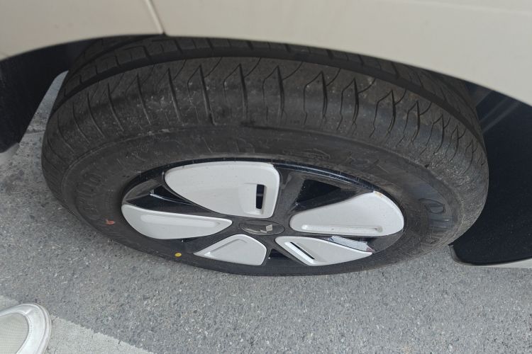 五菱汽车 宏光MINIEV 2025款 四门版 进阶款车身外观6008