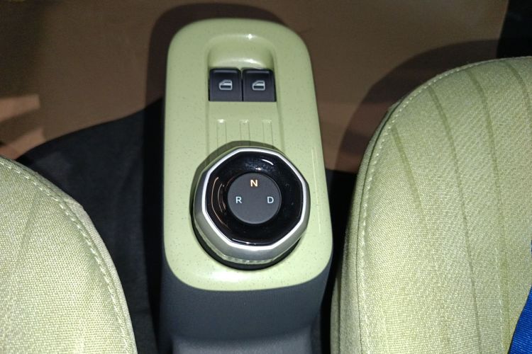 吉利银河 2024款 熊猫mini 200km 耐力熊局部细节18