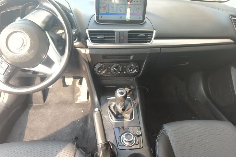 马自达3 昂克赛拉 2016款 三厢 1.5L 手动舒适型中控内饰16