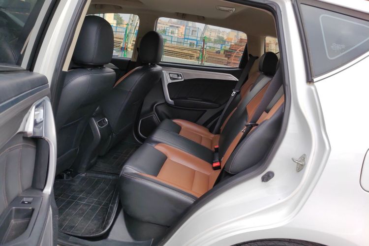 吉利汽车 远景X6 2016款 1.3T CVT豪华型中控内饰7004