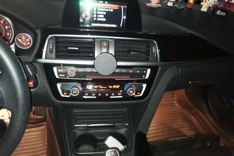 宝马3系 2017款 320Li M运动型中控内饰16